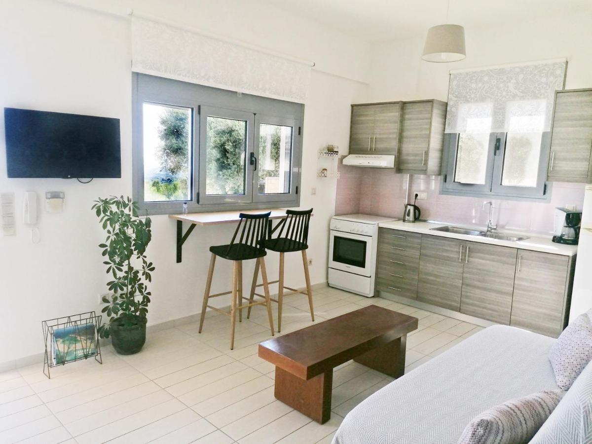 Stavi'S Guesthouse Miloi  Экстерьер фото