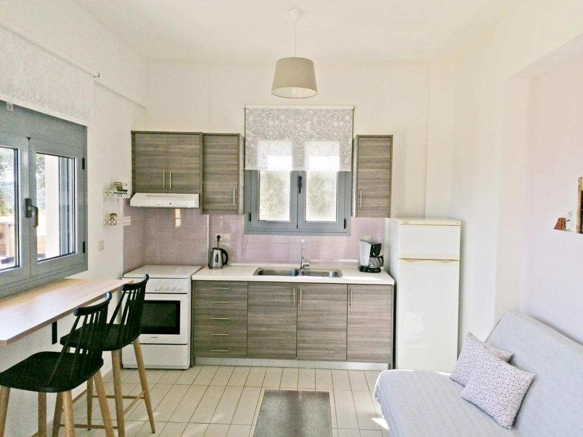 Stavi'S Guesthouse Miloi  Экстерьер фото